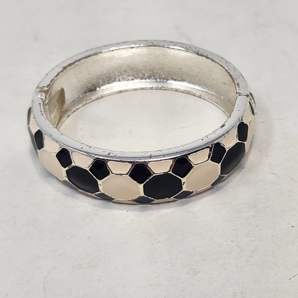 Black White Geometric Enamel Oval Clamper Bracelet Silver Tone Fashion Jewelry - Picture 3 of 6